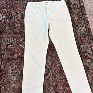 Style & Co Women’s White Skinny Ankle Jeans
NWT

Size 12